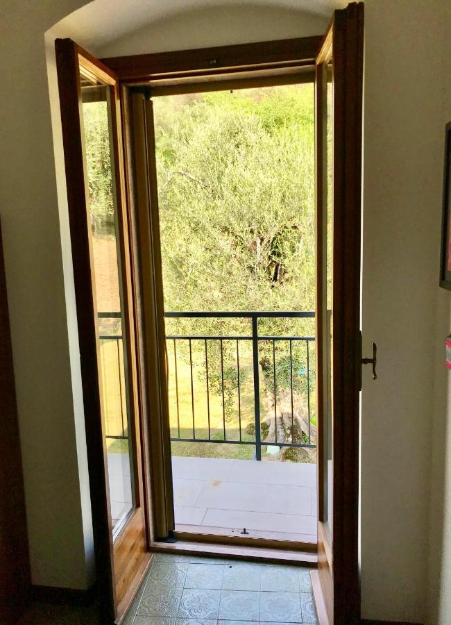 Casa Prima Vista Apartment Torri Del Benaco Bagian luar foto