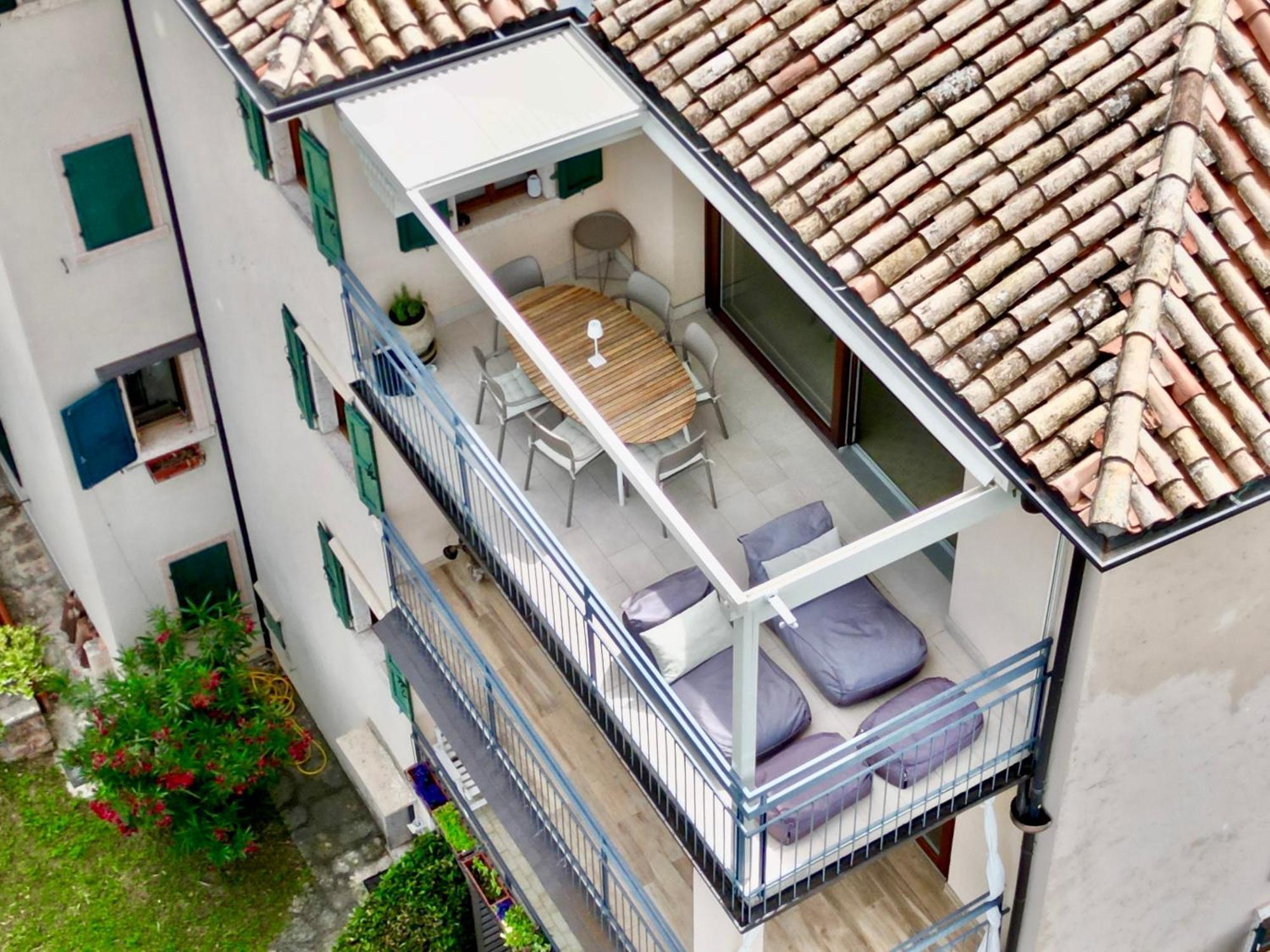 Casa Prima Vista Apartment Torri Del Benaco Bagian luar foto